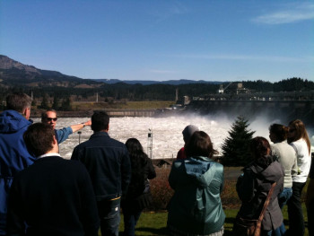 Prof. Rohlf leading field trip to Bonneville Dam in Columbia Gorge