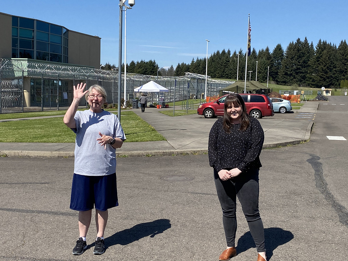 Suzanne Mills and Brittany Hill '19.