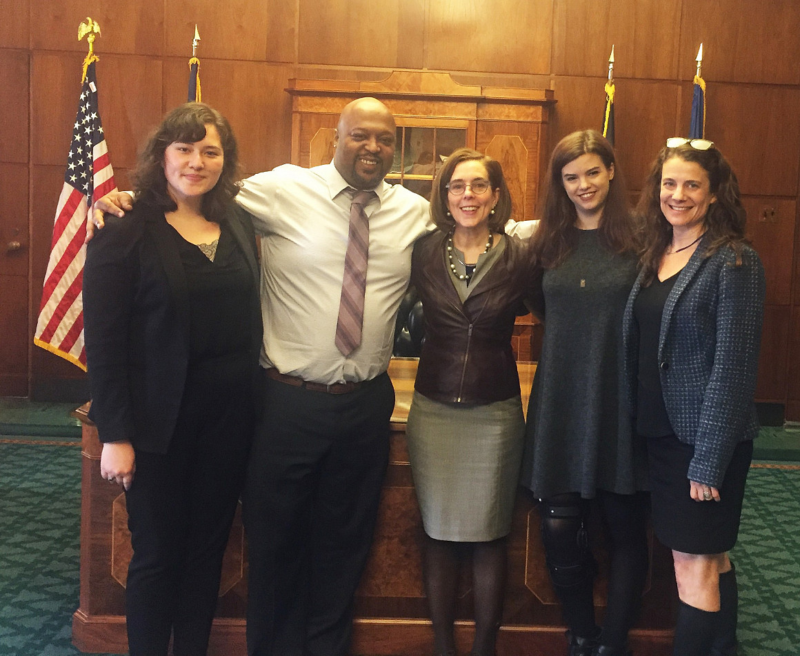 From left: Maya Rinta '19, Dondrae Fair, Governor Brown, Sarah Rissberger '18, Professor Kaplan