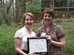 Maya Crawford '03, a recipient of a 2009 First Year Partnership Award, and her mentee Lindsey Burrows '11.