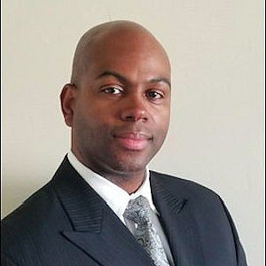 Governor Brown Appoints Lewis & Clark Law Alumnus Raymond Crutchley to Deschutes  County Circuit Court • Newsroom • Lewis & Clark