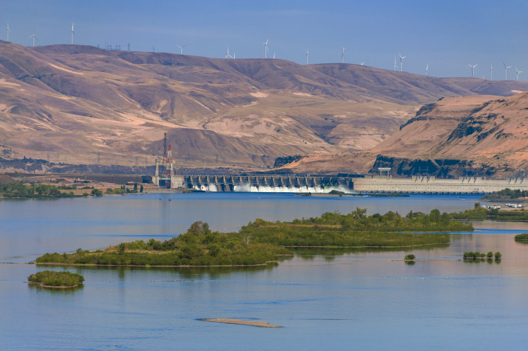The John Day Dam is a concrete gravity run-of-the-river dam spanning the Columbia River near Goldendale, Washington. John Day Dam is part...