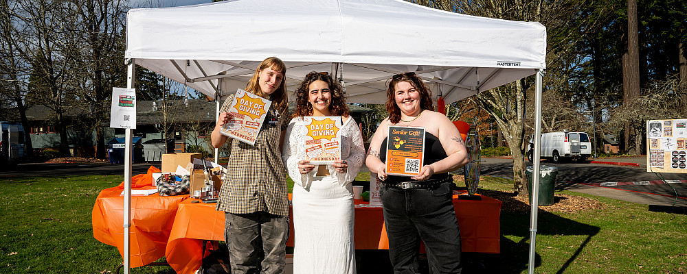 CAS students promoting Senior gift at last year's Day of Giving.