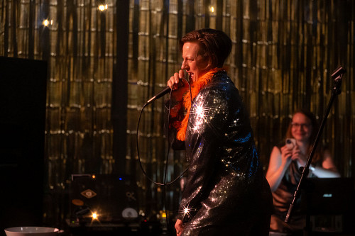 Amanda Valley sang (karaoke) Working for the Weekend by Loverboy.