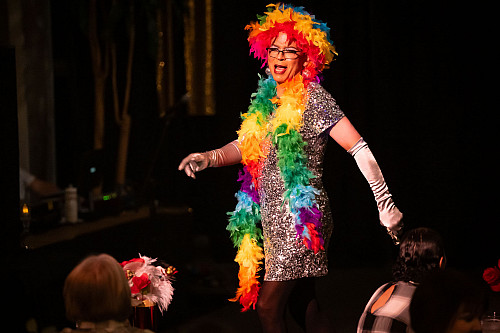 Regina performs Never Can Say Goodbye by Gloria Gaynor.