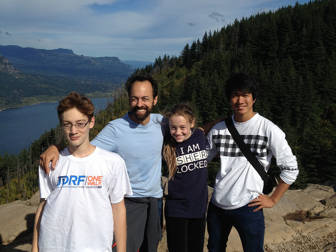 Hiking Angels Rest with Community Friends.