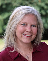 Deb Arthur headshot