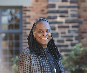 Dr. Robin Holmes-Sullivan