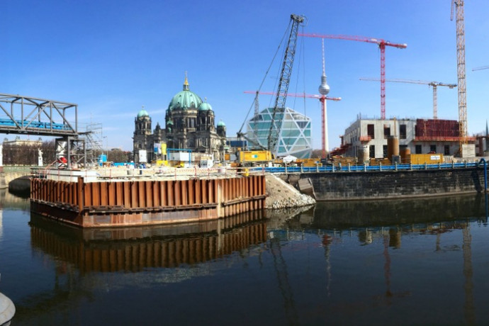 Panorama of construction of the Berlin Stadtschloss and U5