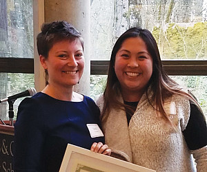 Mentor Sarah Einowski with her mentee Tracey Than '20.