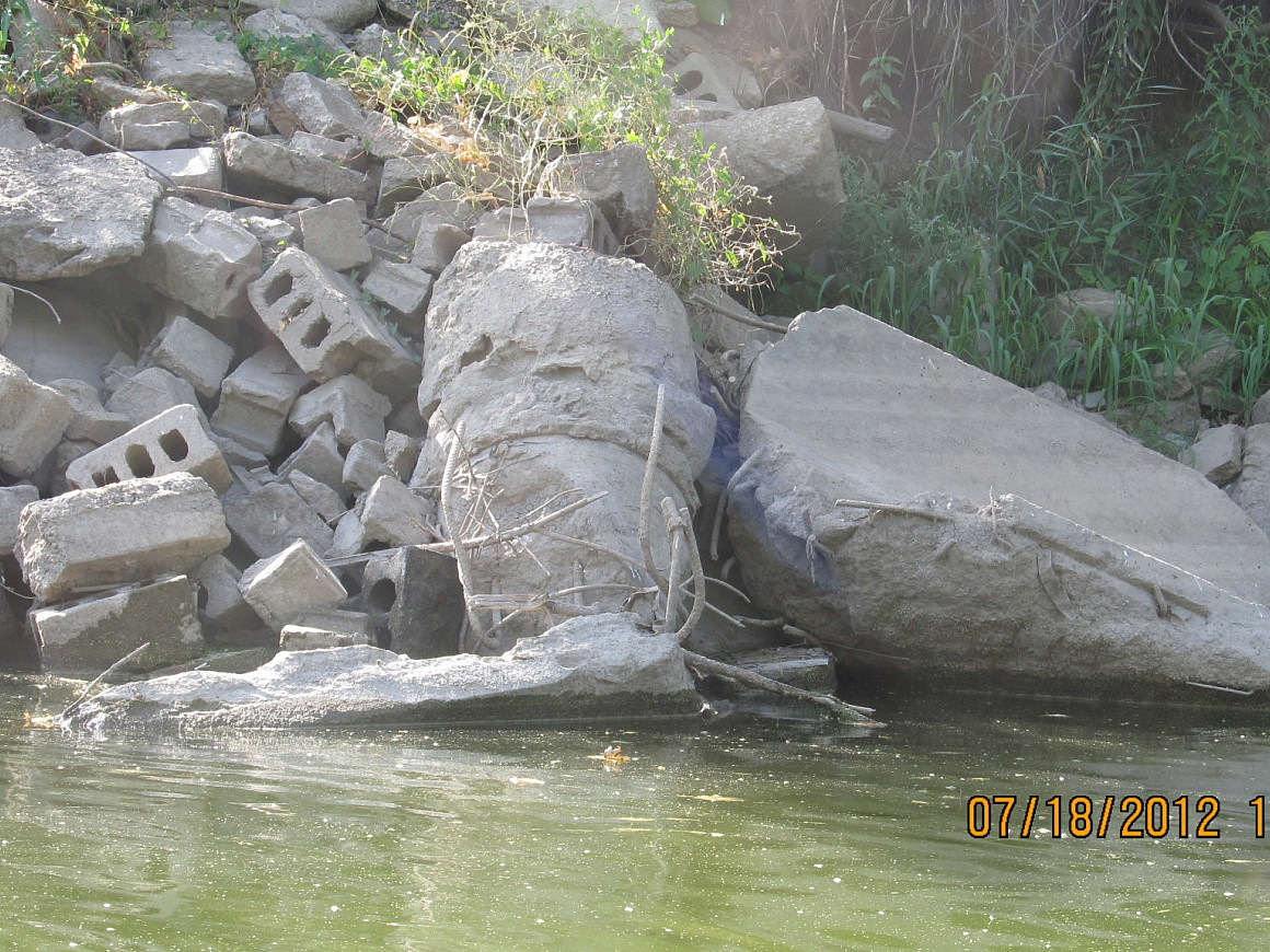 Image of concrete dumping along the Green River. Image from Plaintiffs' exhibits.