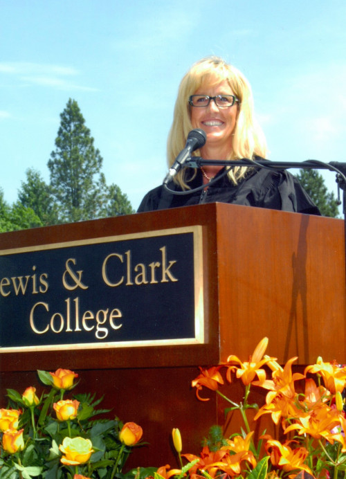 Erin Brockovich speaks at the 2005 commencement.