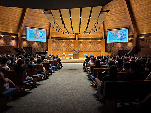 Dr. Luhui Whitebear addressing Lewis & Clark College's New Student Orientation