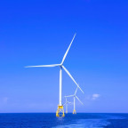    Oregon?s wind power options expand from shore to sea. 