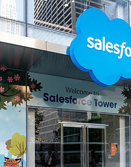 New York, NY, USA - August 18, 2022: Salesforce logo at its Corporate office in New York, NY, USA on August 18, 2022. Salesforce, Inc. is...