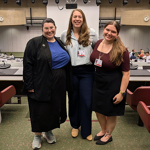 (Left to Right) Nikki Smith, JD '28, Amy Youngman, JD '20, and Hannah Theriault, JD '28 in Geneva.